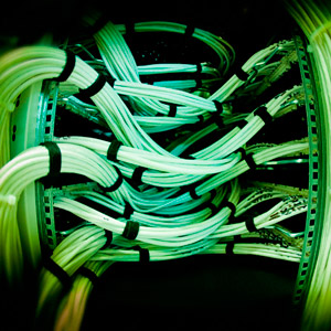Immagini di Fibre ottiche, cablaggi e reti internet di una sala server. Ottiche 15mm f2.8 Fish Eye, 16-35mm f2.8, 50mm f1.4. | fotografia di Stefano Gruppo